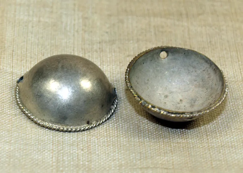 Vintage Thai Silver Clothing Decal, 22mm